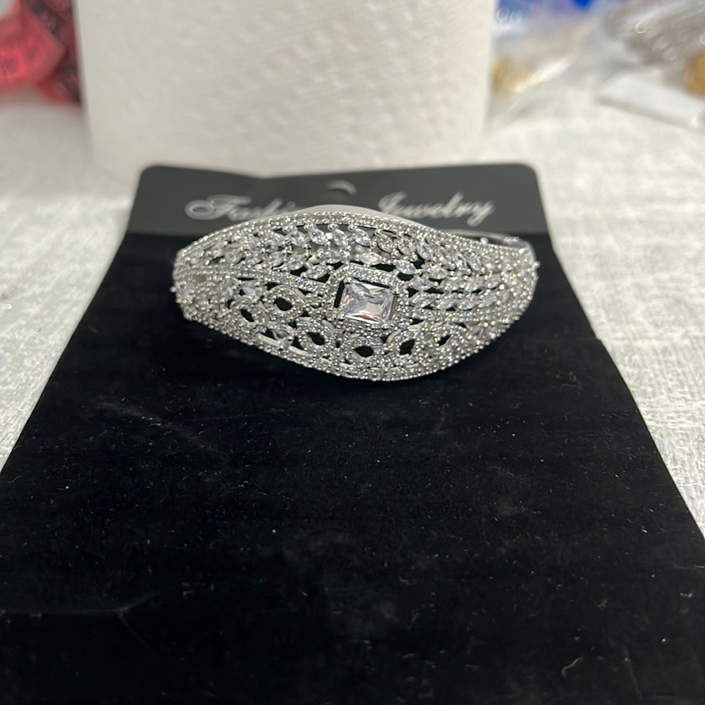 Women bracelets